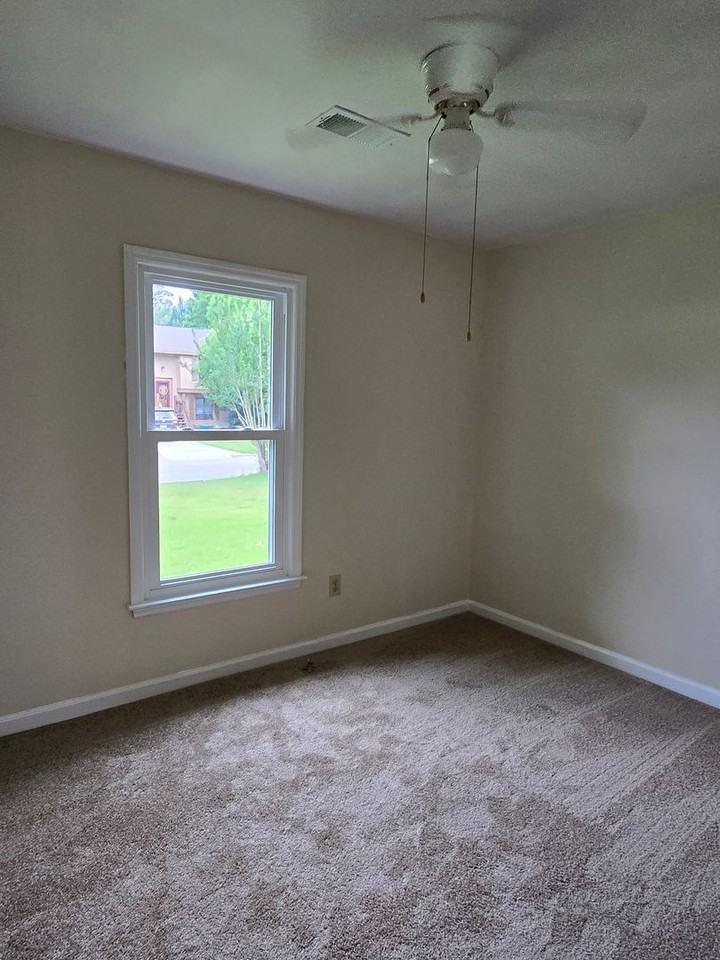 112 Totem Ct - Photo 2 of 10