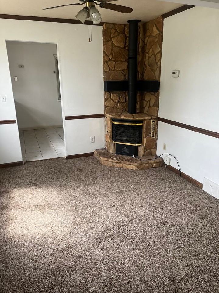 16246 Edgewood Ct - Photo 4 of 12