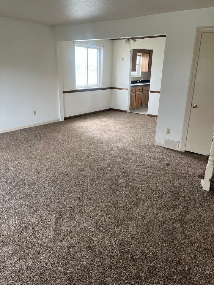 16246 Edgewood Ct - Photo 5 of 12