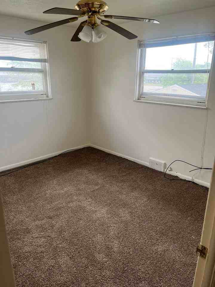 16246 Edgewood Ct - Photo 6 of 12