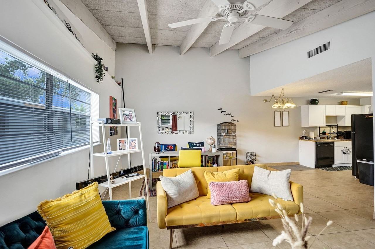 Azure Villas - Photo 5 of 36