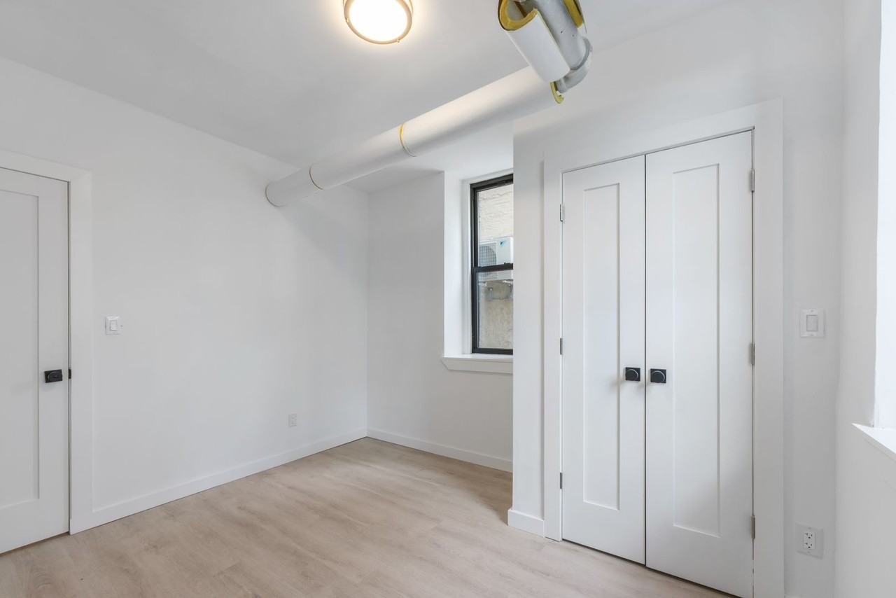 258 Wadsworth Ave - Photo 6 of 36