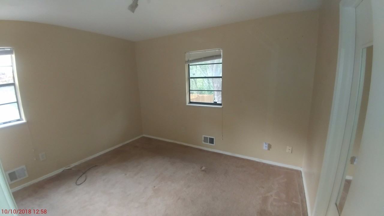 11938 Smalley Ave - Photo 2 of 9