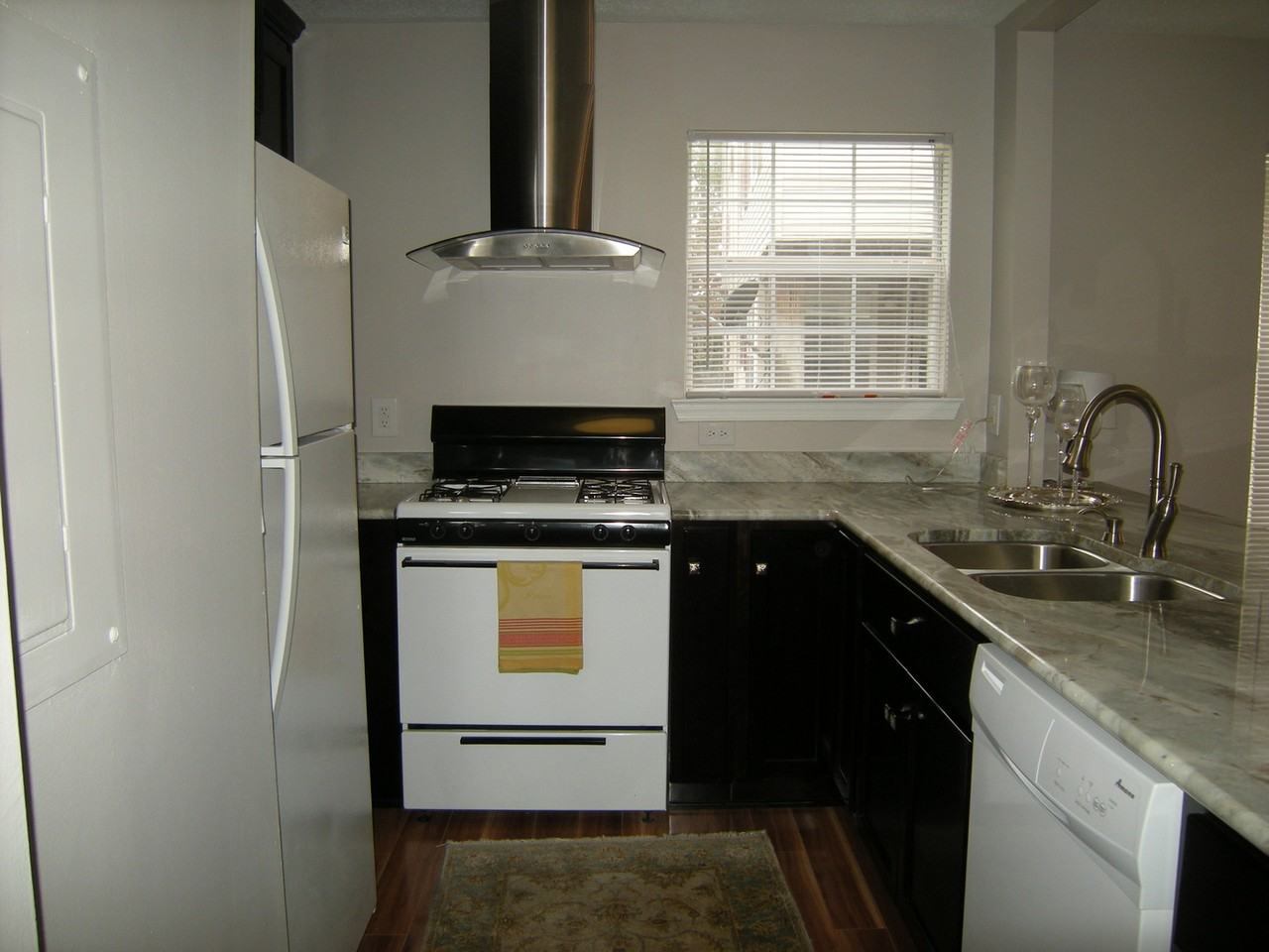 12733 Daybreak Cir - Photo 3 of 12