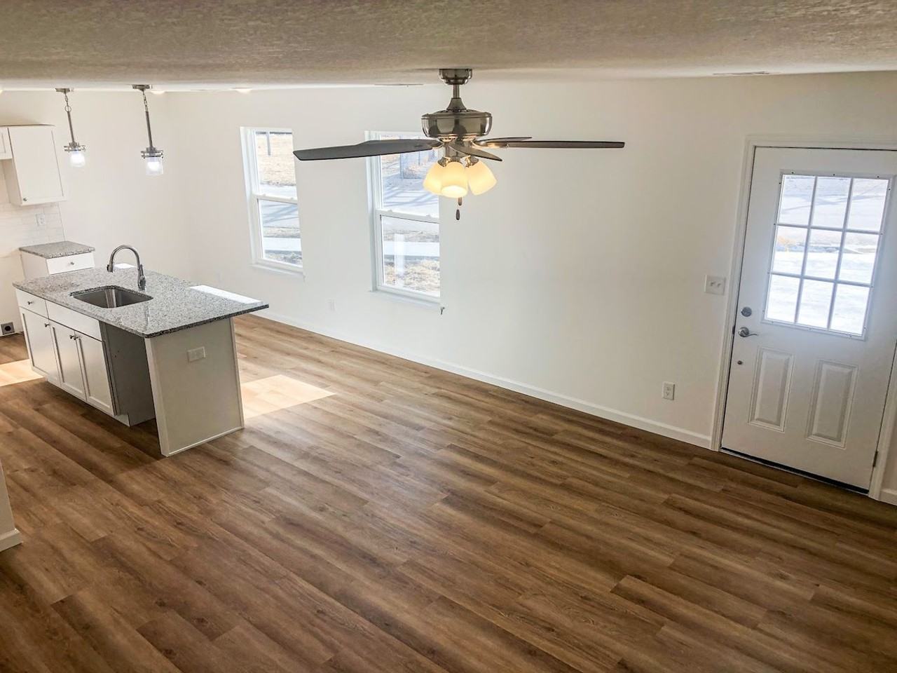 906 Sandusky Ave - Photo 3 of 13
