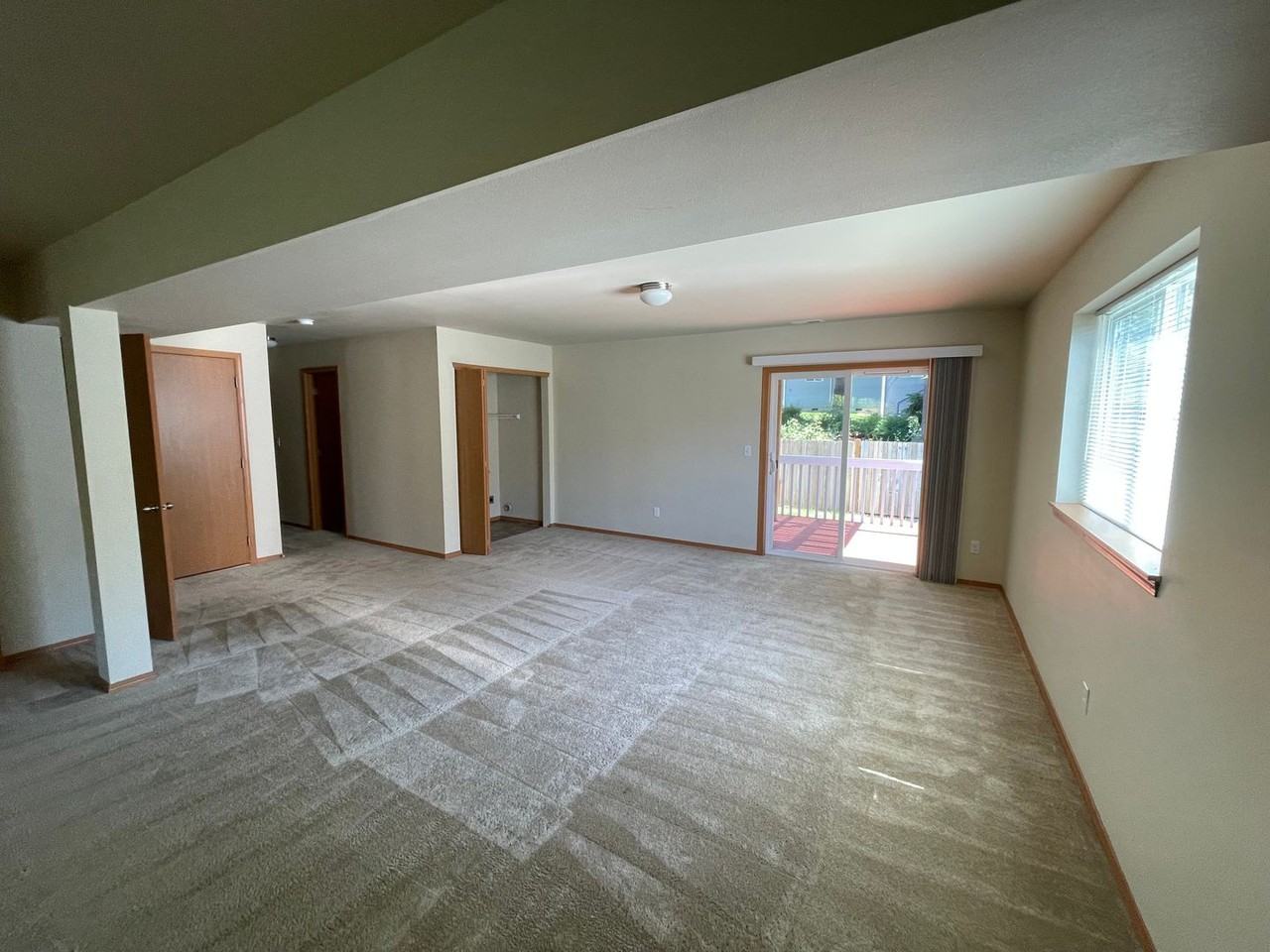 105 Ne Albion St - Photo 5 of 16
