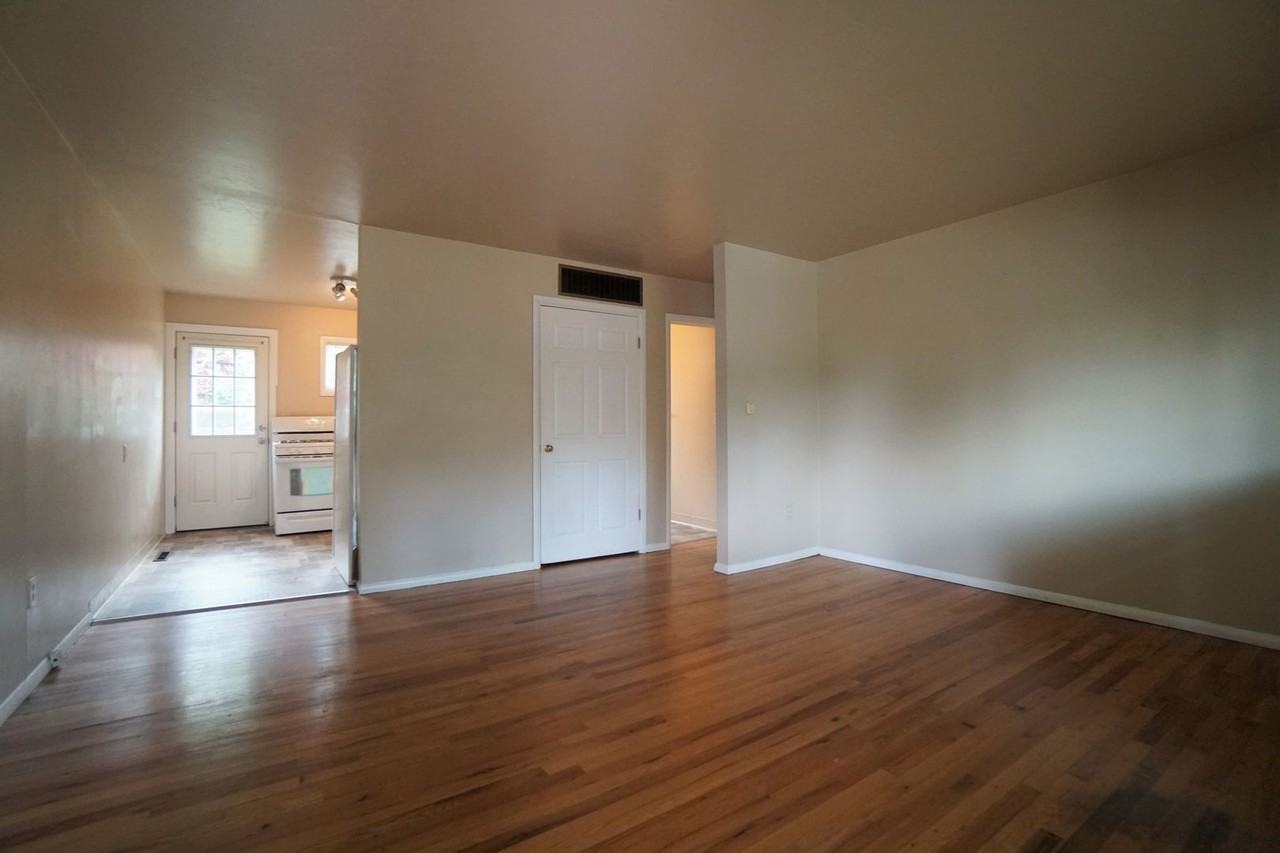 1914 Cascade Lane - Photo 2 of 8