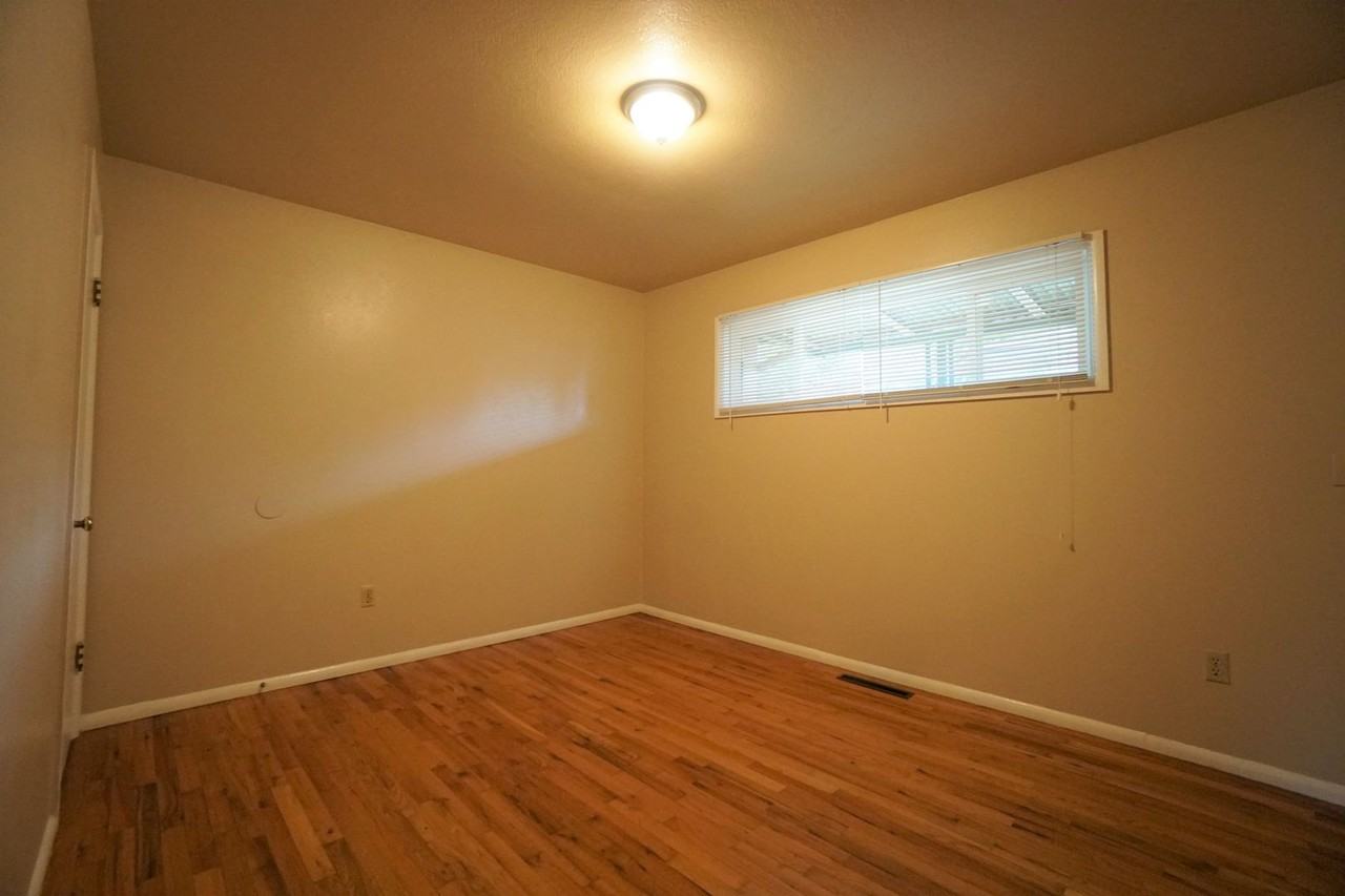 1914 Cascade Lane - Photo 6 of 8