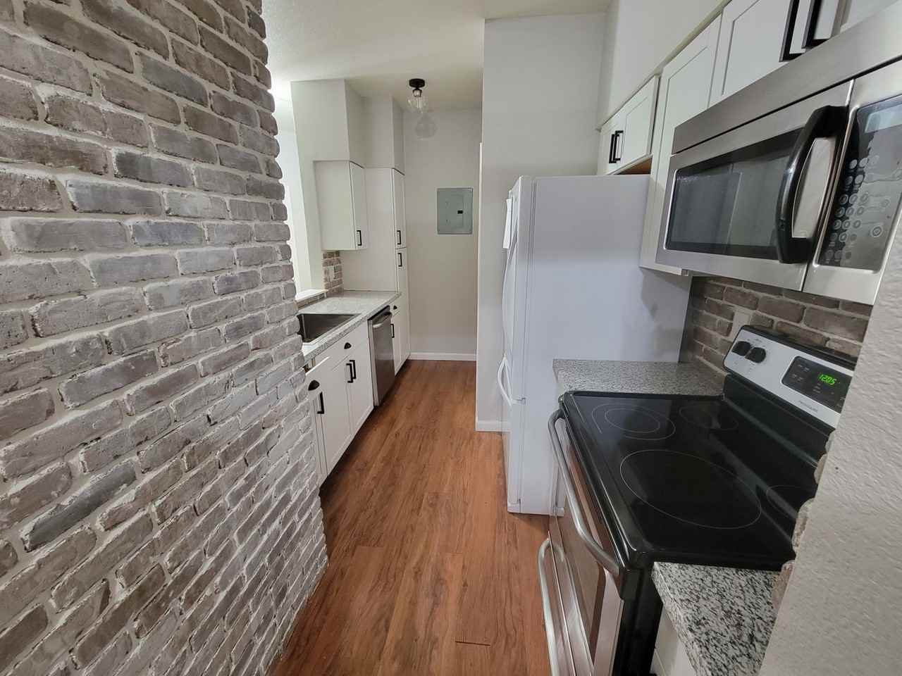 7438 Singing Hills Dr - Photo 4 of 37