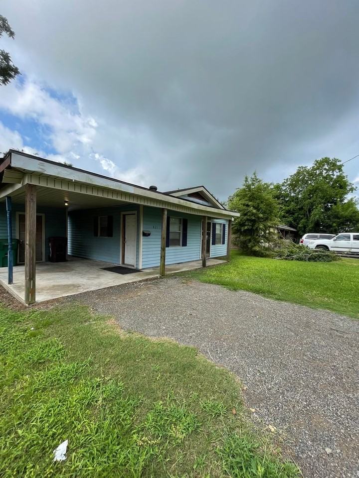 821 Garden Dr - Photo 2 of 8