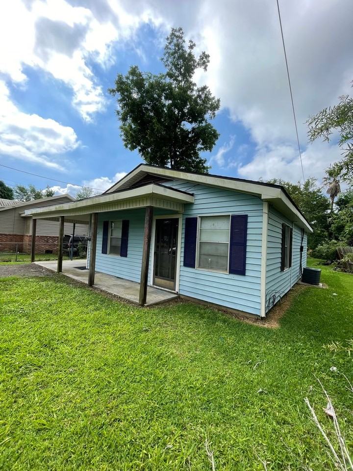 821 Garden Dr - Photo 3 of 8