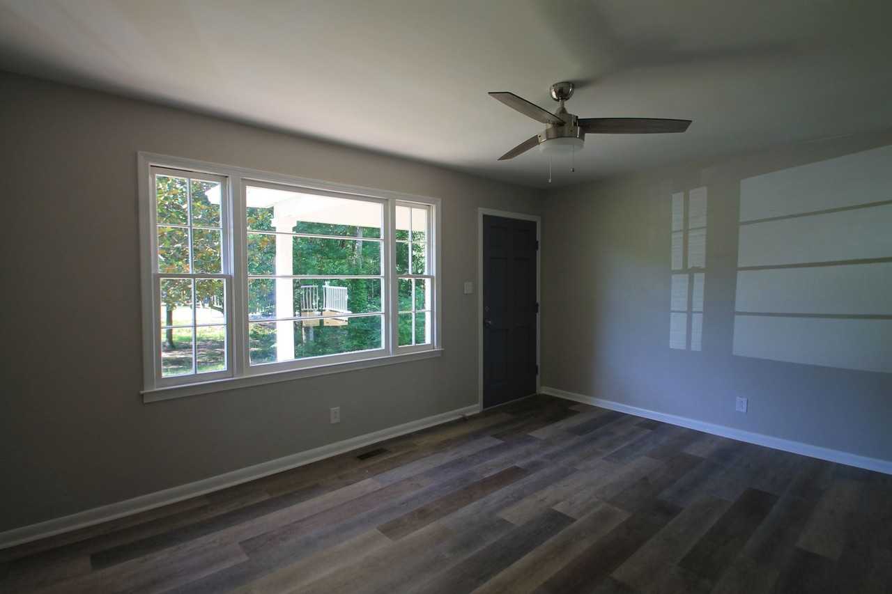 1535 Glasscock Rd - Photo 2 of 17