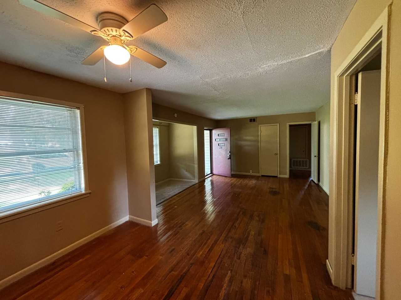 214 Pecan Park Dr - Photo 3 of 9
