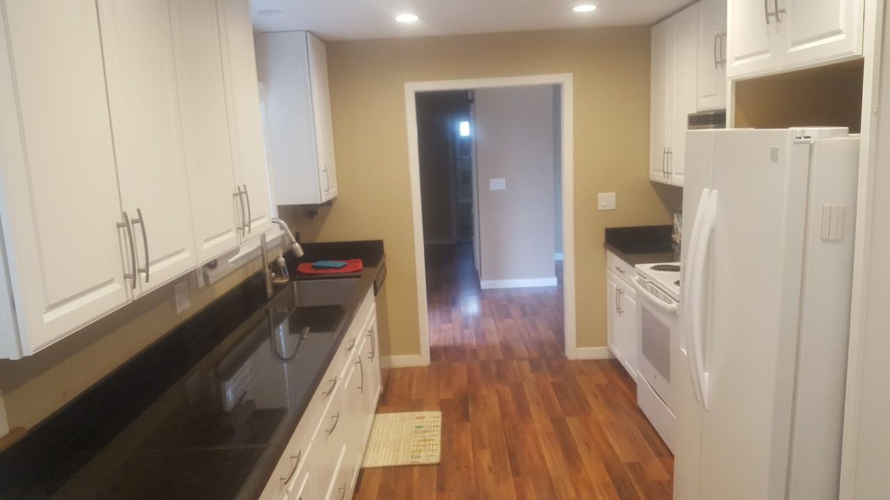 1291 Creswell Dr - Photo 3 of 19