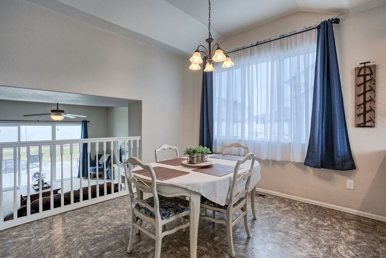 424 Juniper St - Photo 7 of 33