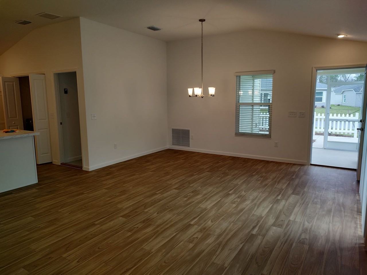 3412 Melissa Ln - Photo 5 of 35