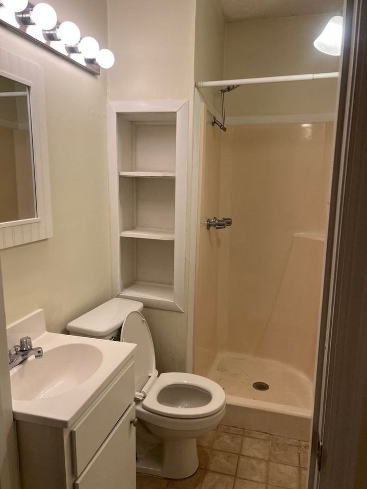 121 Cammer Ave - Photo 2 of 13