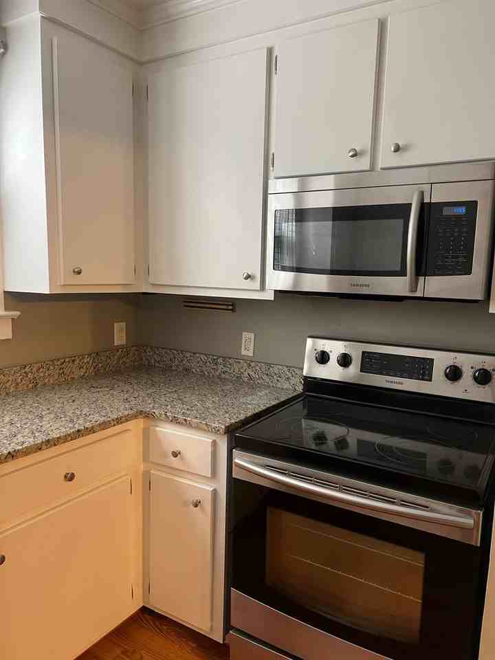 121 Cammer Ave - Photo 3 of 13