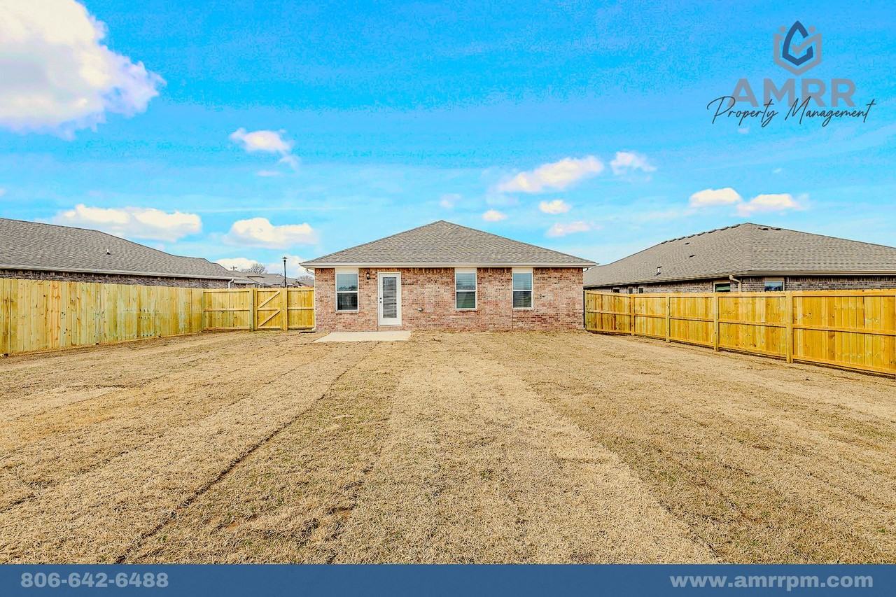 208 Southwest Vicki Street - Photo 3 of 26