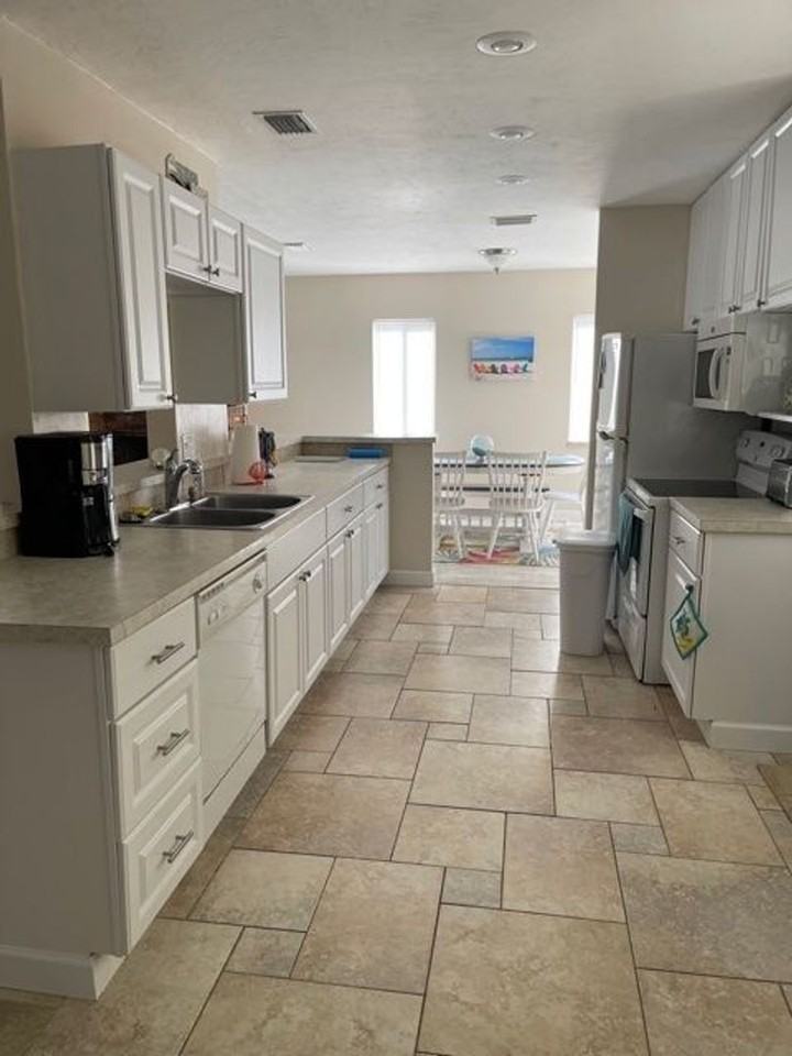 217 5th Ave - Photo 4 of 21