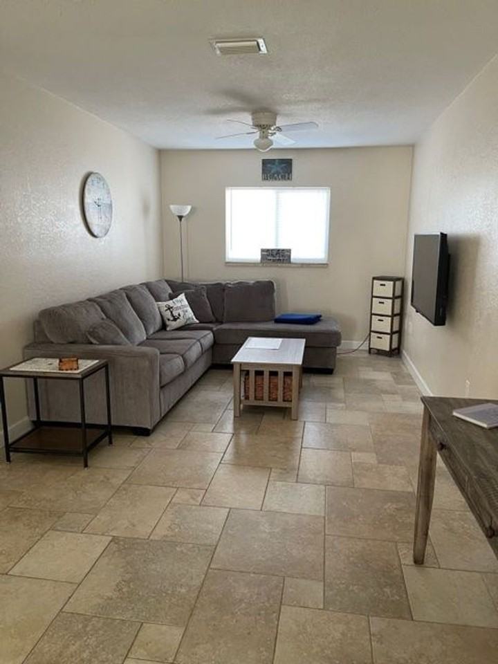 217 5th Ave - Photo 5 of 21