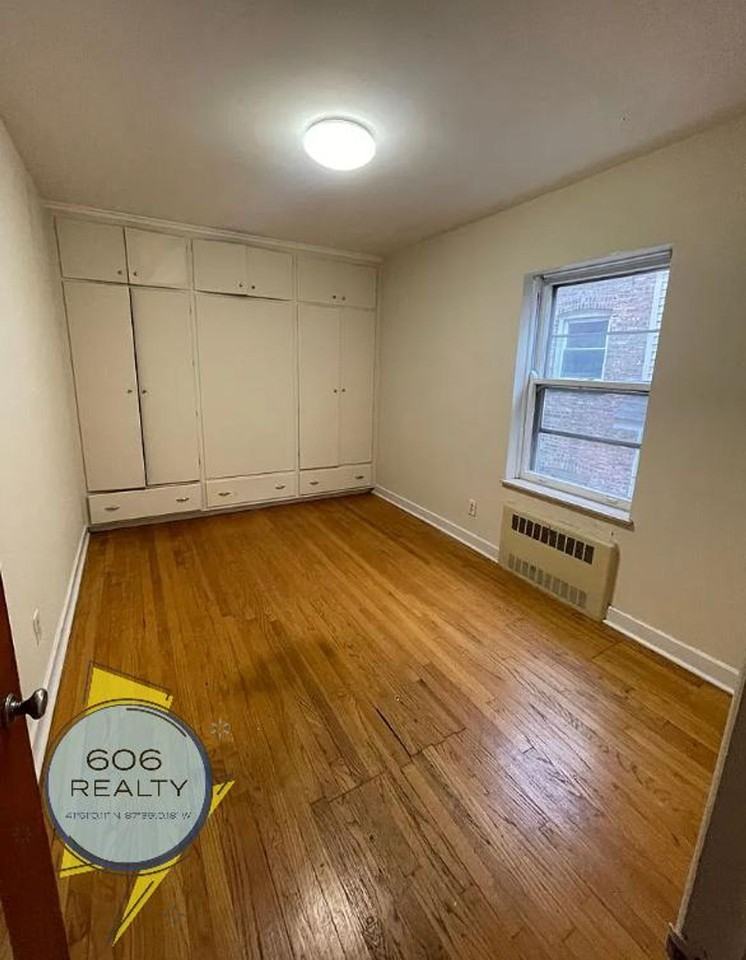 1645 Gunderson Ave, Berwyn! - Photo 4 of 7