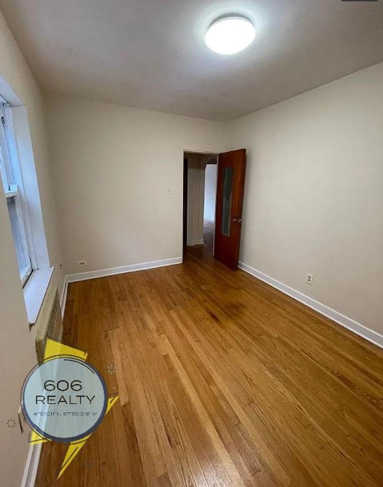 1645 Gunderson Ave, Berwyn! - Photo 6 of 7