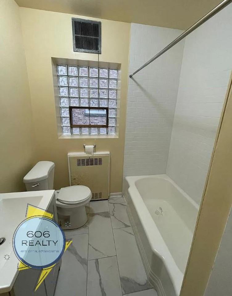 1645 Gunderson Ave, Berwyn! - Photo 7 of 7