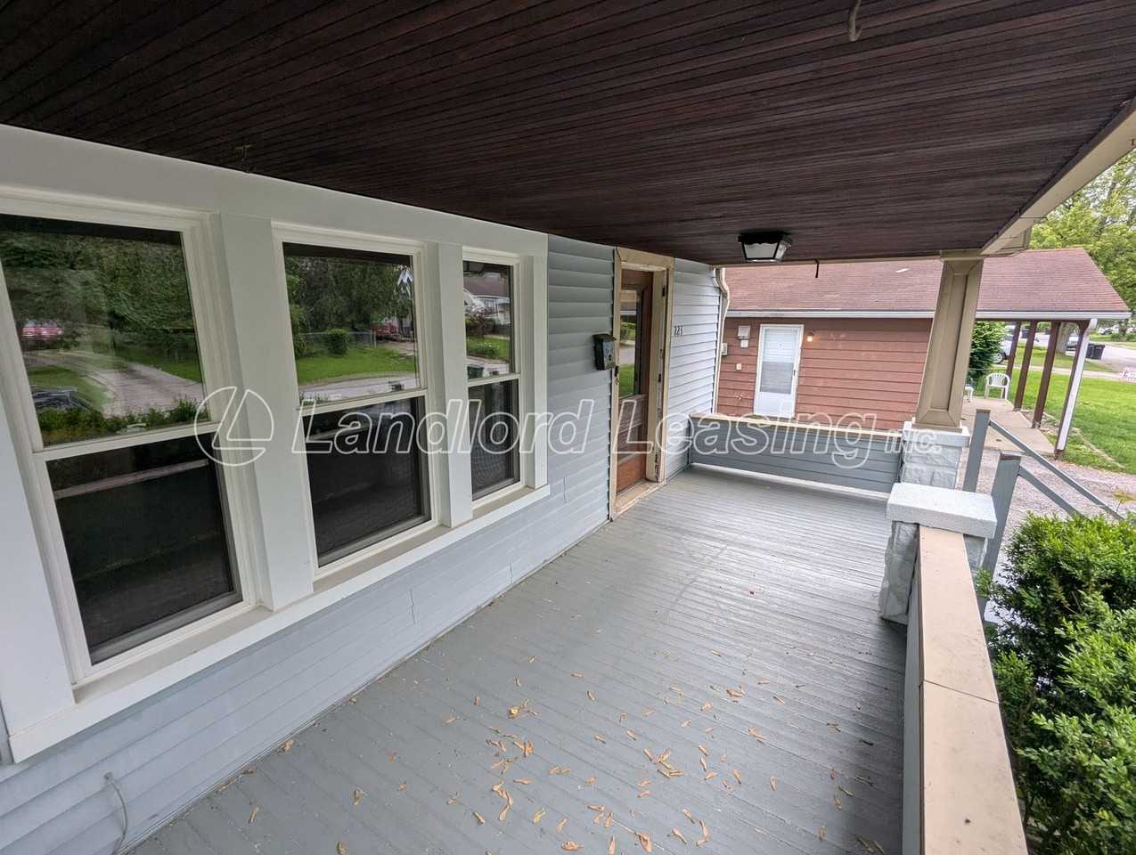 223 15th St - Photo 2 of 20