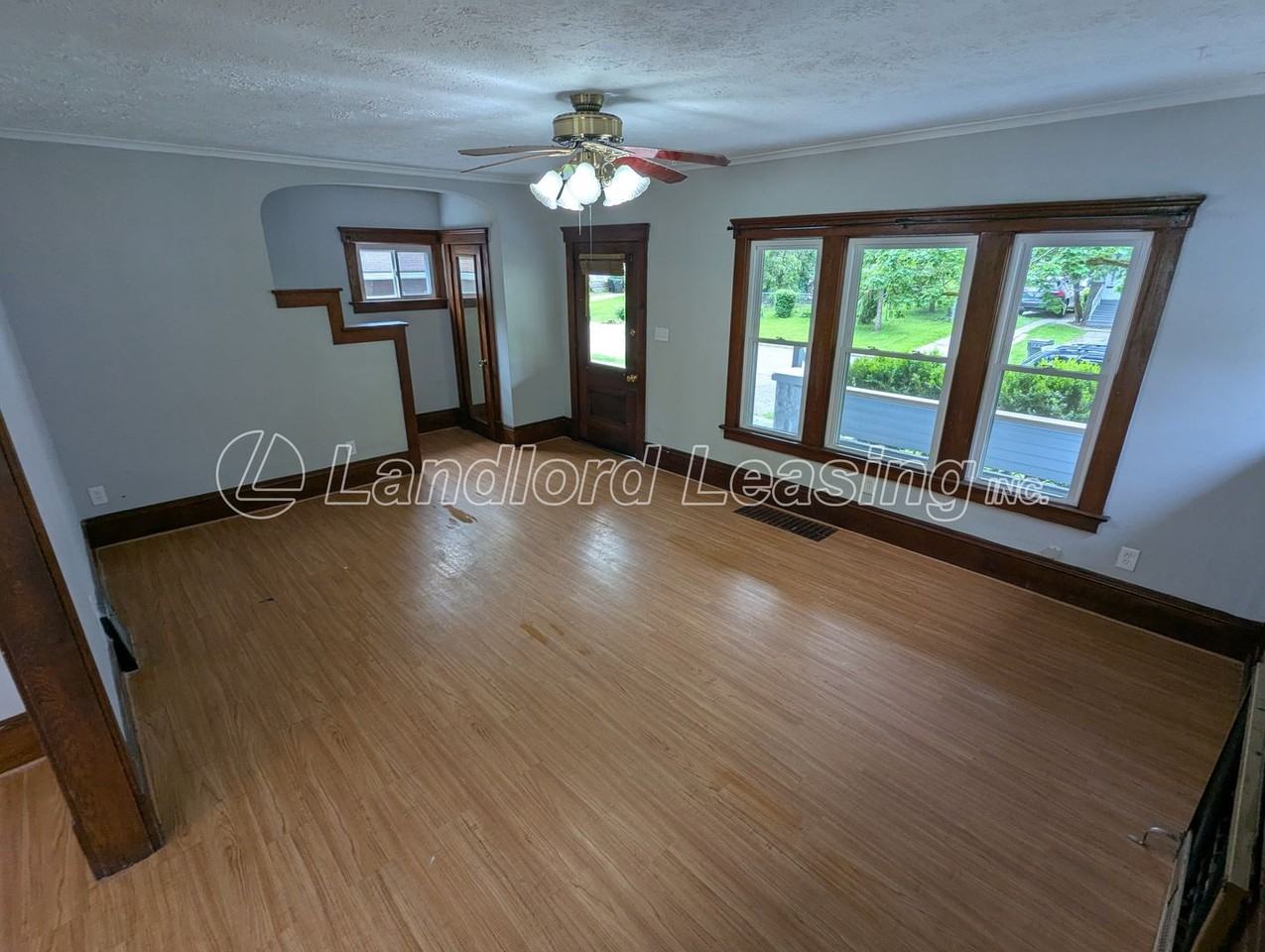 223 15th St - Photo 3 of 20