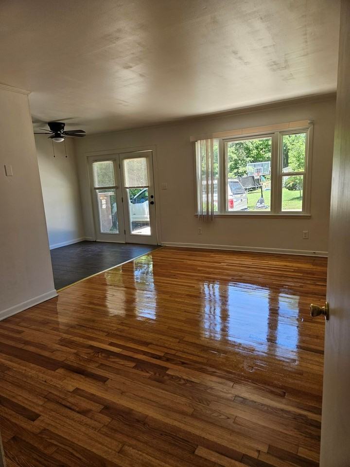 203 9th Ave Nw - Photo 2 of 9