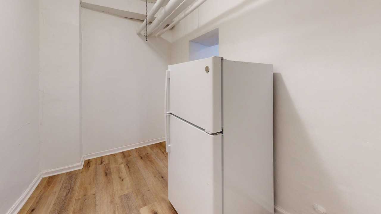 Lakemore Apartments - Photo 6 of 41