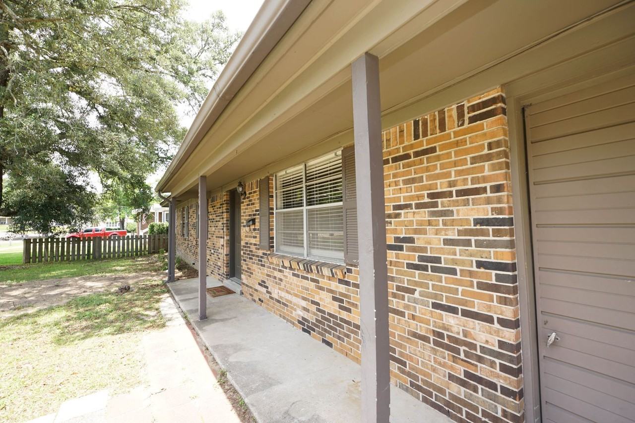 260 Glenview Ave - Photo 5 of 30
