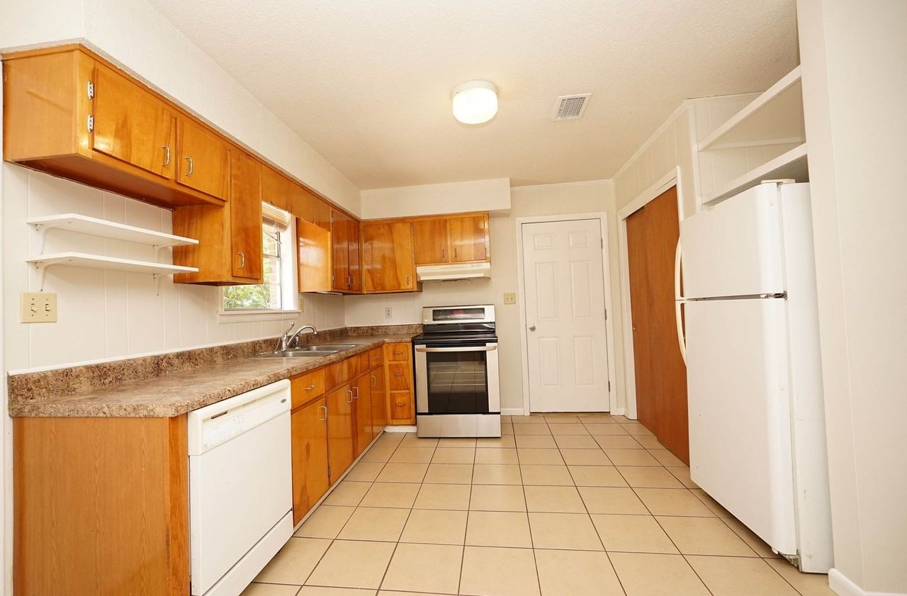 260 Glenview Ave - Photo 6 of 30