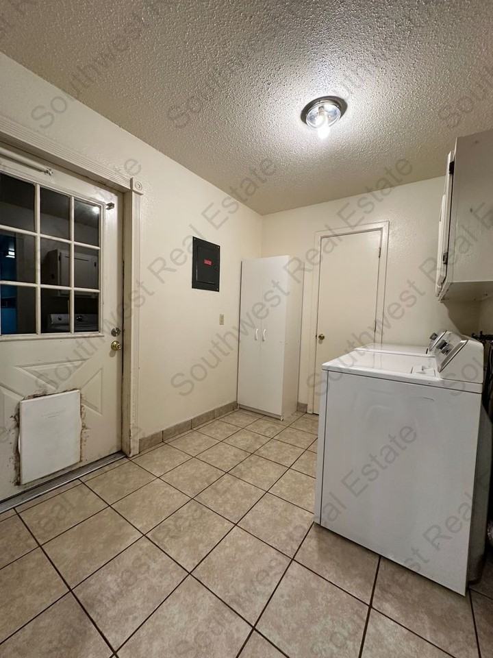 141 Texas Dr - Photo 6 of 18