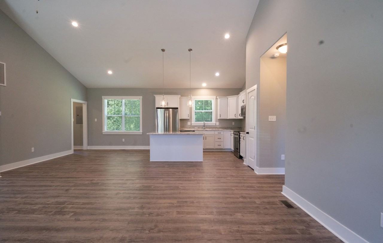 16 Oakland St - Photo 3 of 14