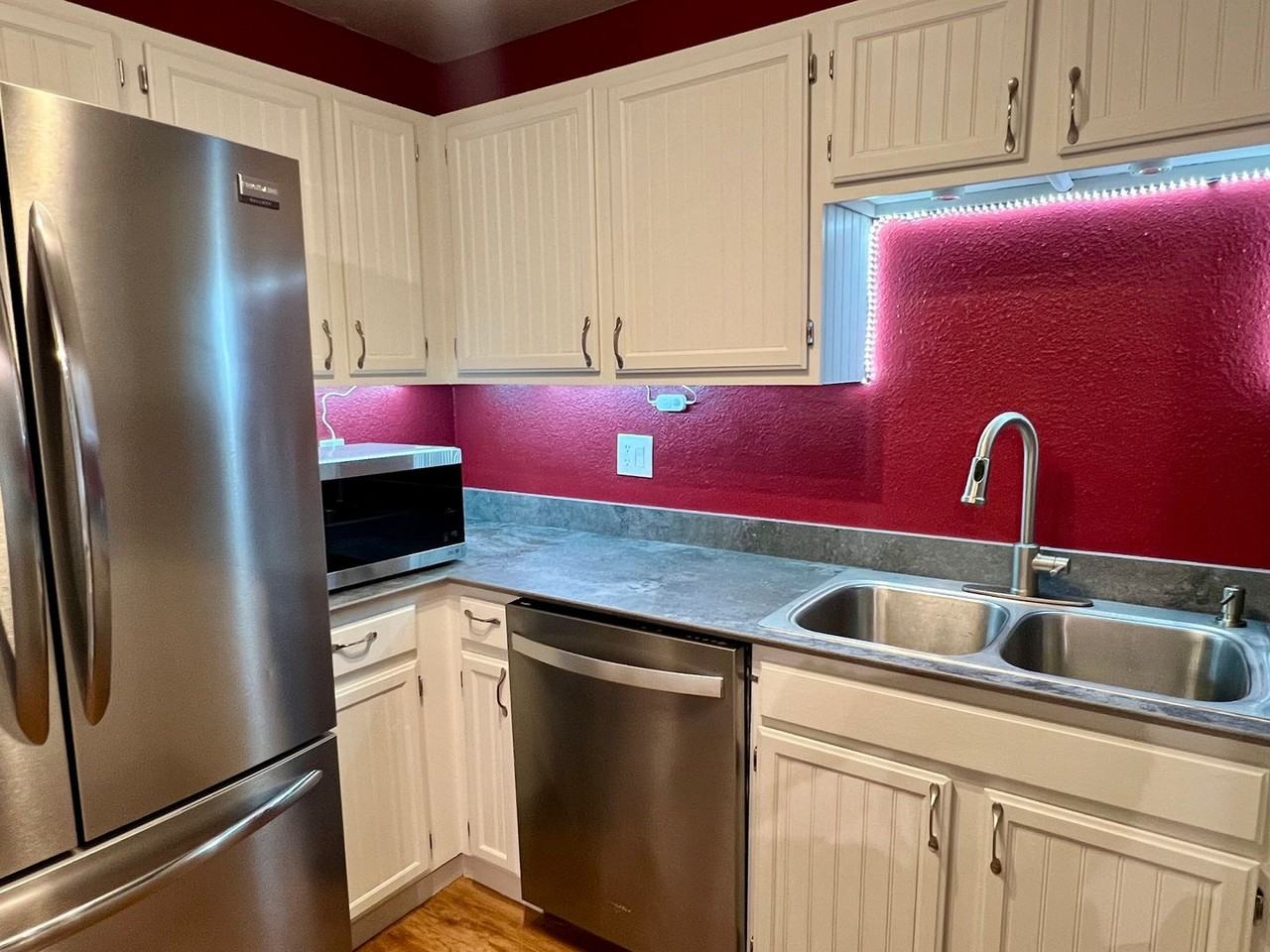 617 King Arthur Cir - Photo 3 of 30