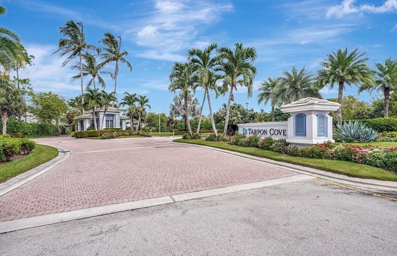 817 Carrick Bend Cir #101 - Photo 3 of 50