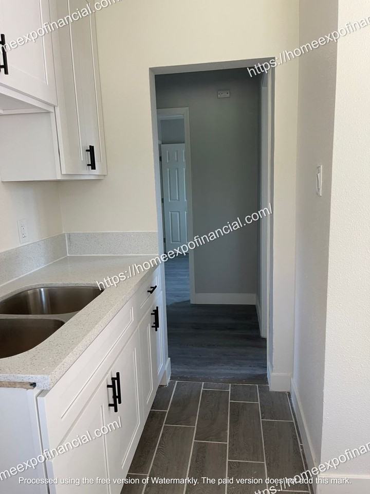 4250 N H St #A - Photo 4 of 19
