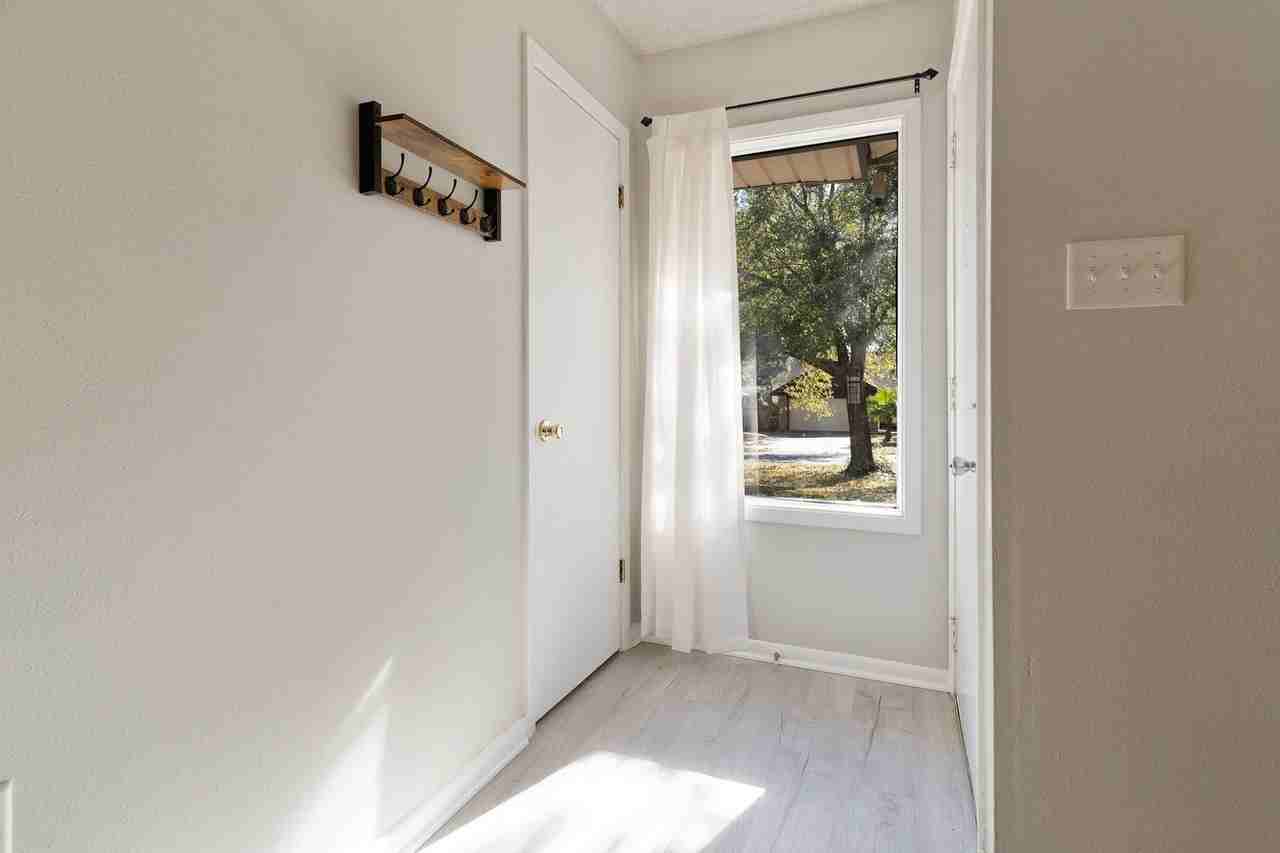 721 Osage Dr - Photo 3 of 29