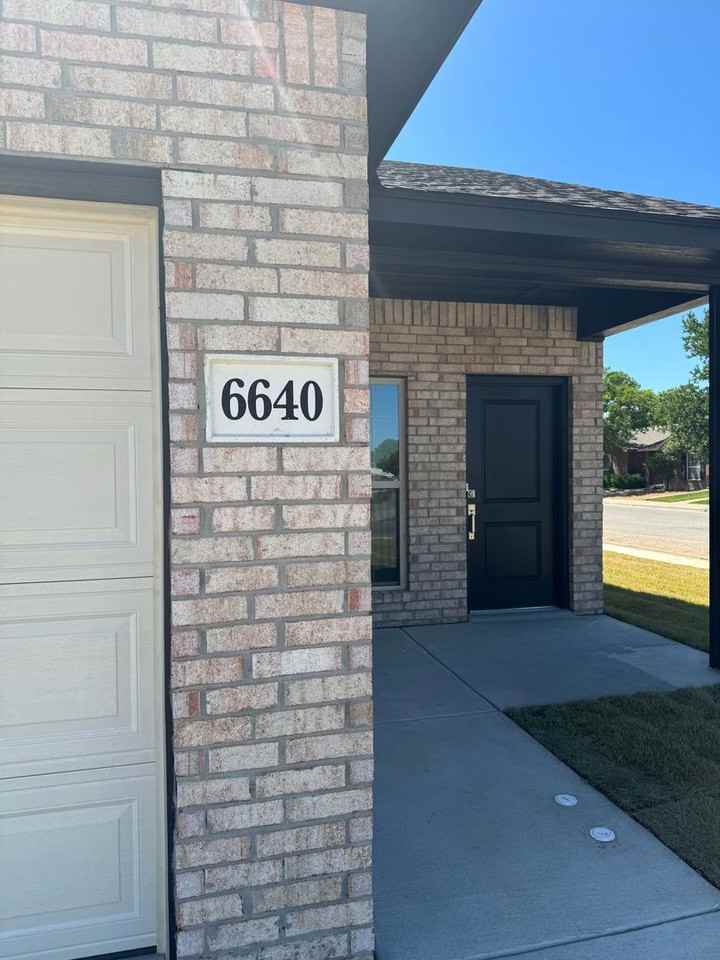 6640 Pepperdine Dr - Photo 2 of 24