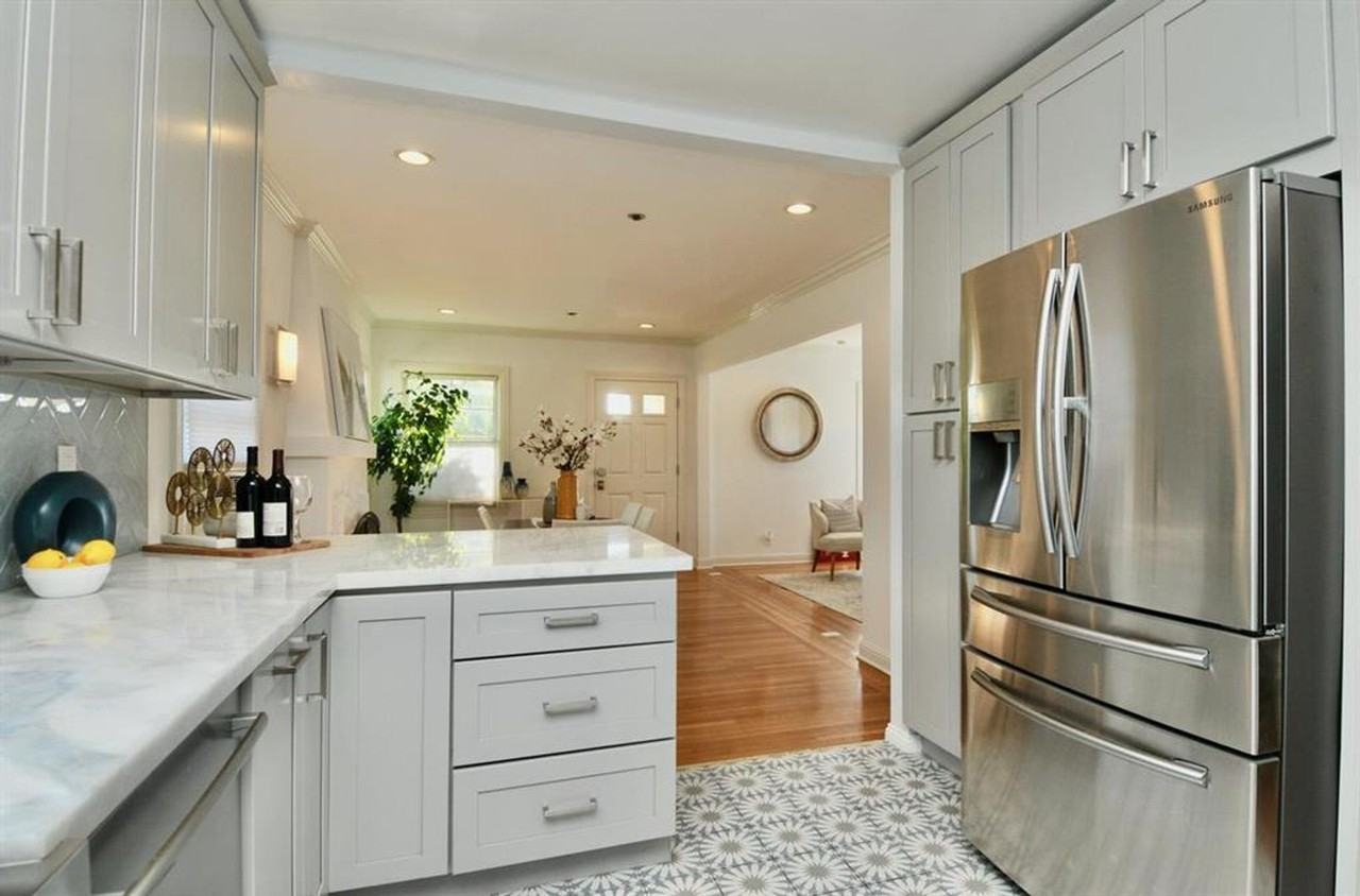525 9th Ave - Photo 3 of 18