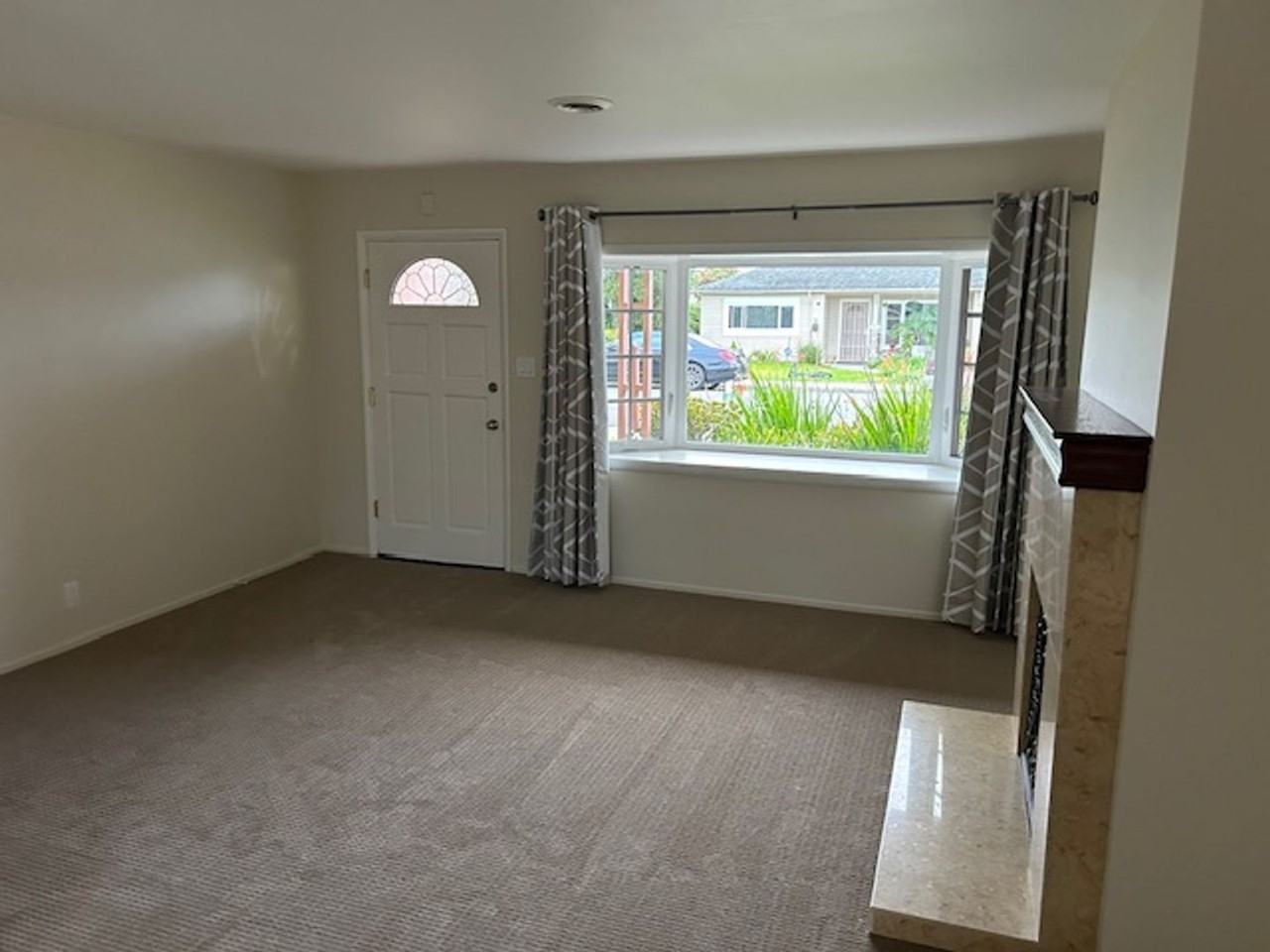 1735 Cottage Grove Ave - Photo 3 of 8