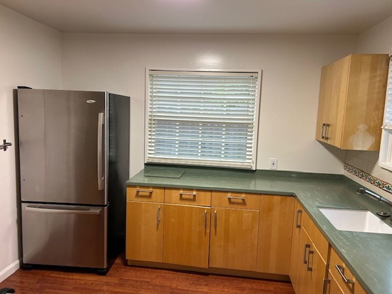 1735 Cottage Grove Ave - Photo 4 of 8