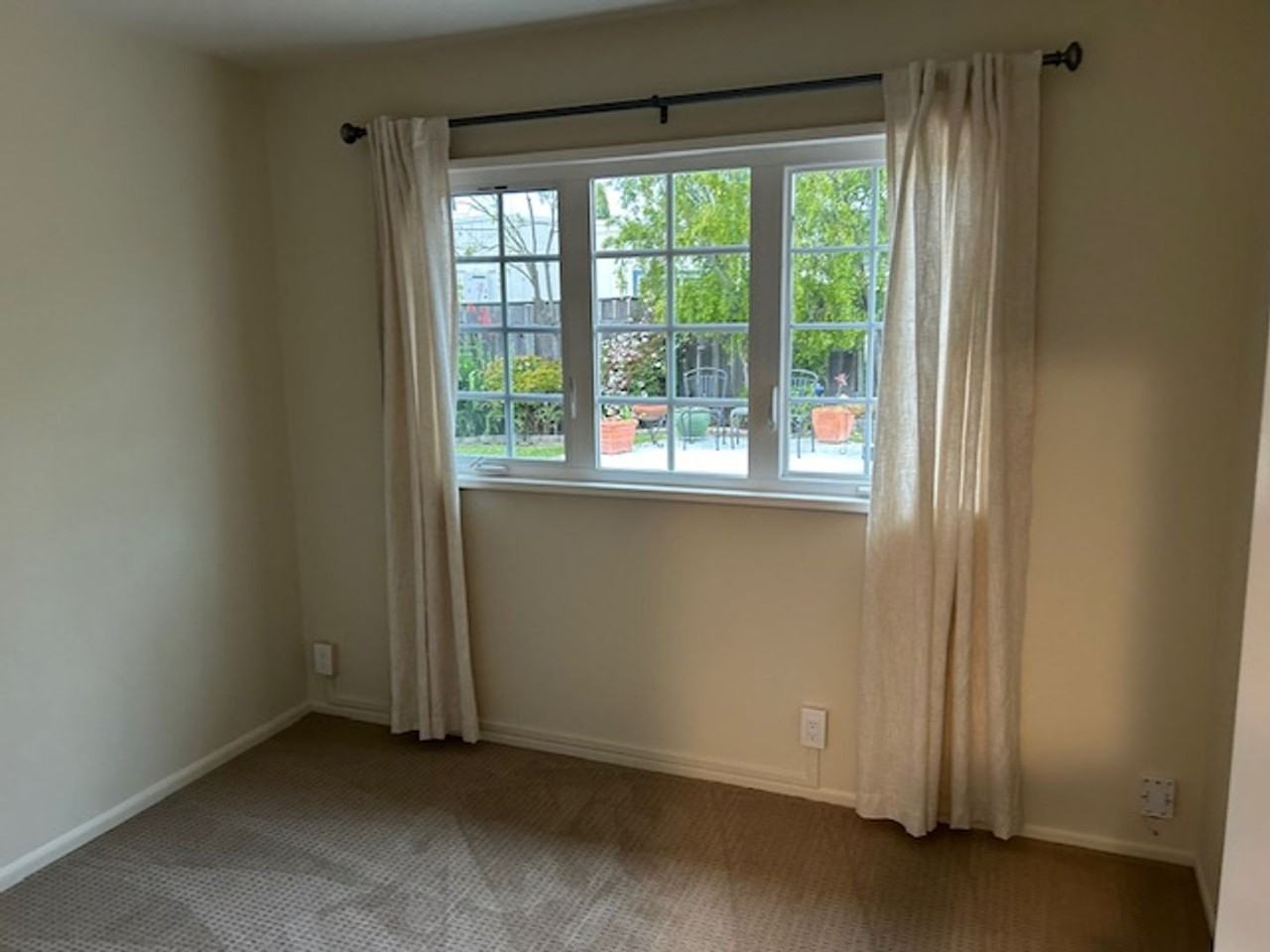 1735 Cottage Grove Ave - Photo 7 of 8