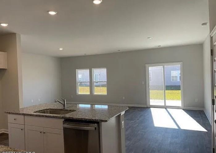 1099 Pink Snapper Pl Nw - Photo 2 of 10