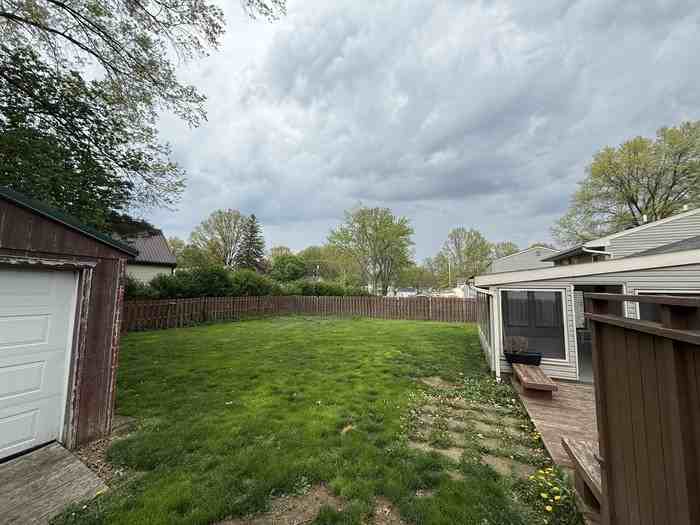 1382 Northfield Dr - Photo 2 of 20