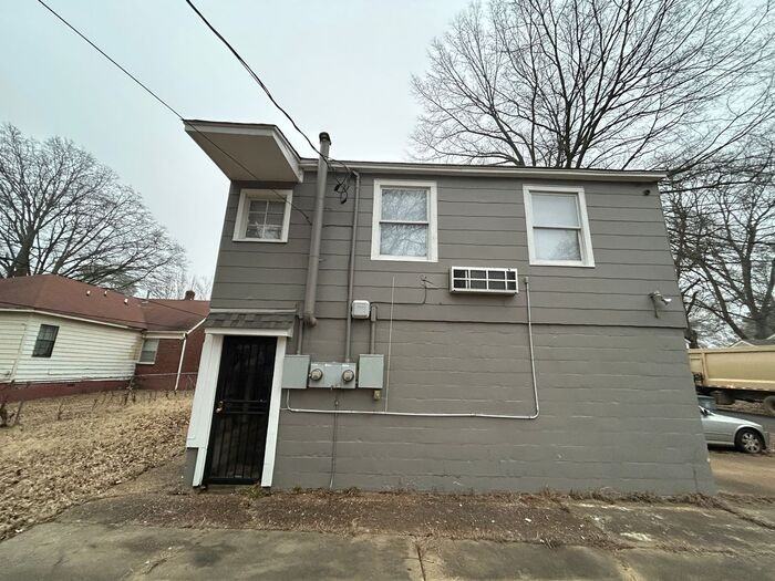 1055 Brower St #B - Photo 2 of 20