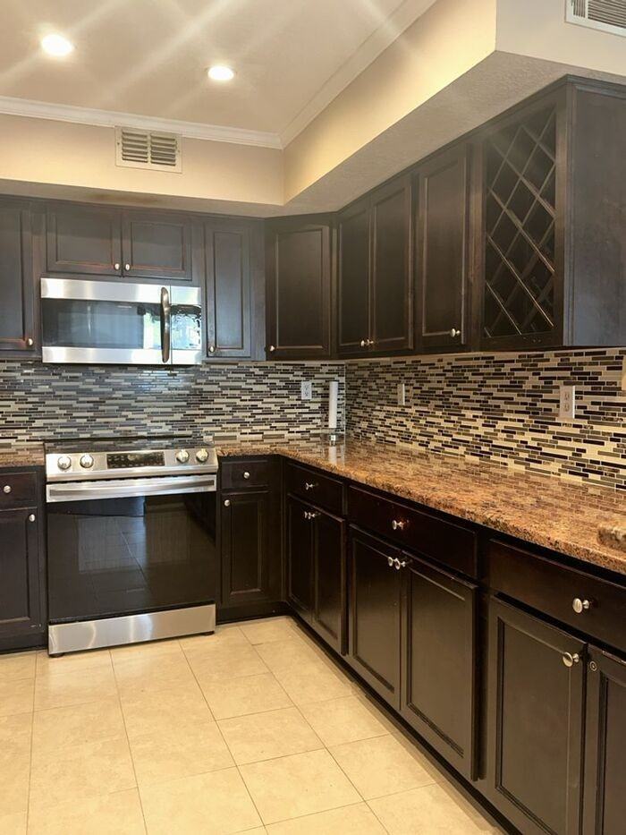 2304 Triad Ln - Photo 3 of 23