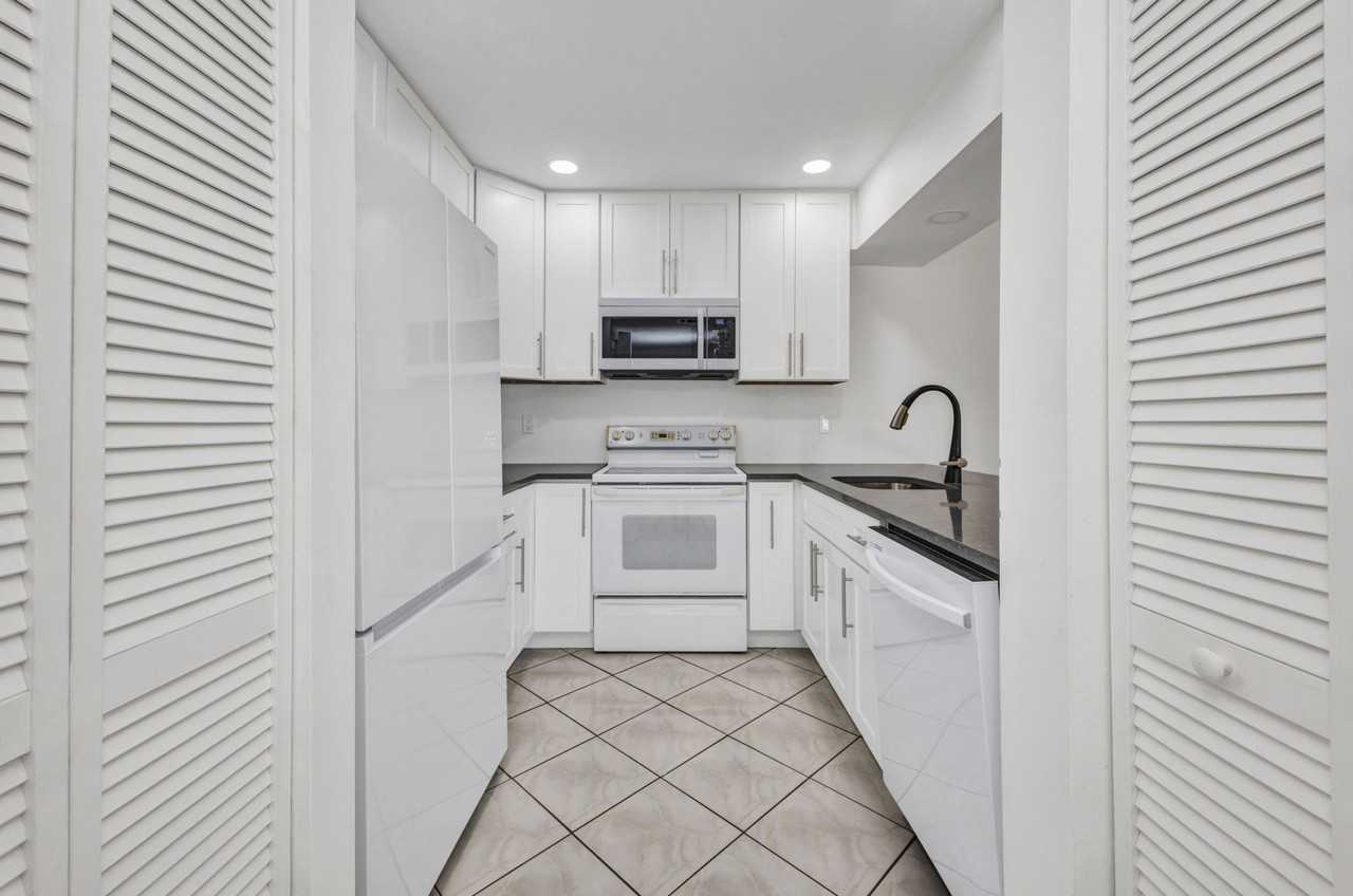 638 Bird Bay Dr E #201 - Photo 7 of 22